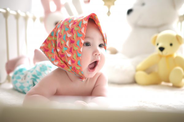 Doorkomende tandjes poetsen bij baby’s: dit werkt zo